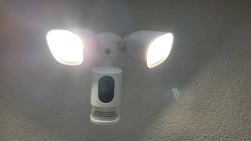 Eufy Floodlight Cam (2500 Lumen, Full-HD)