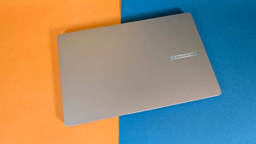 Asus Expert Book PM1 – Bilderstrecke