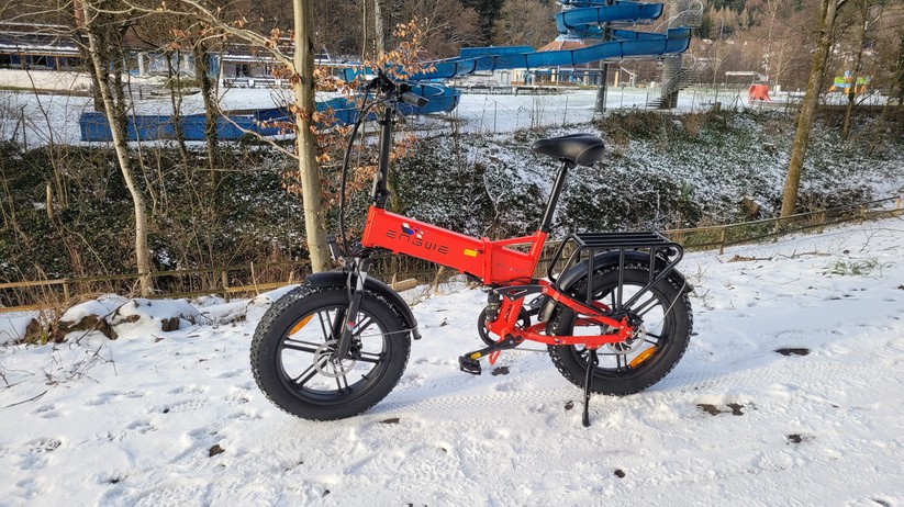  Faltbares E-Fatbike mit Doppelfederung und ergonomischer Sitzposition