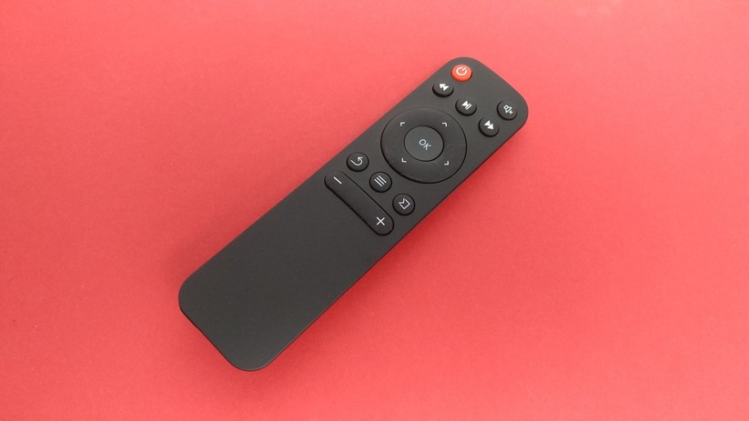 Die Bedienung des Beamers mit der Fernbedienung funktioniert gut.