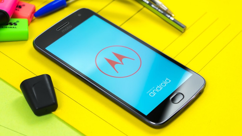 Das Moto G5 Plus sieht toll aus und liegt gut in der Hand.