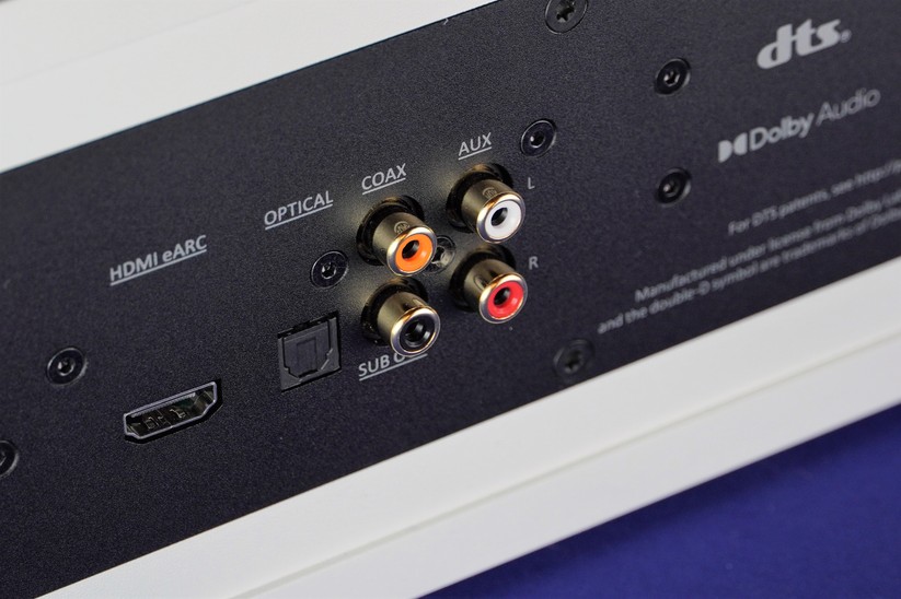 Nubert Nuboxx AS-425 max: Zu den Anschlüssen gehört ein HDMI-Port mit eARC.