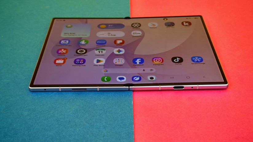 Samsung Galaxy Z Fold 8
