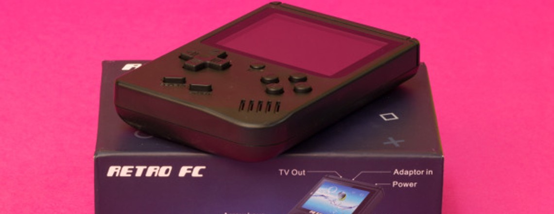 Billiger Gameboy-Klon mit Retro-Games im Test