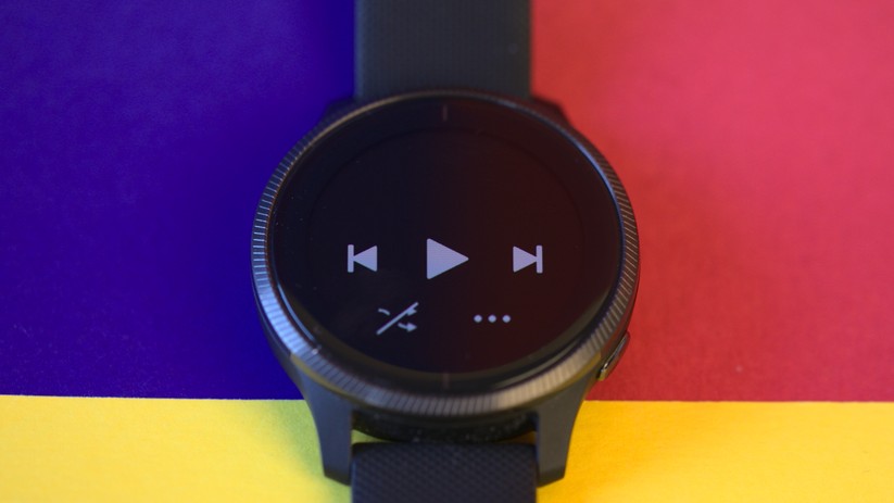 Der Musik-Player kann lokale Musik oder Streaming-Dienste wie Spotify, Deezer oder Amazom Music spielen. 