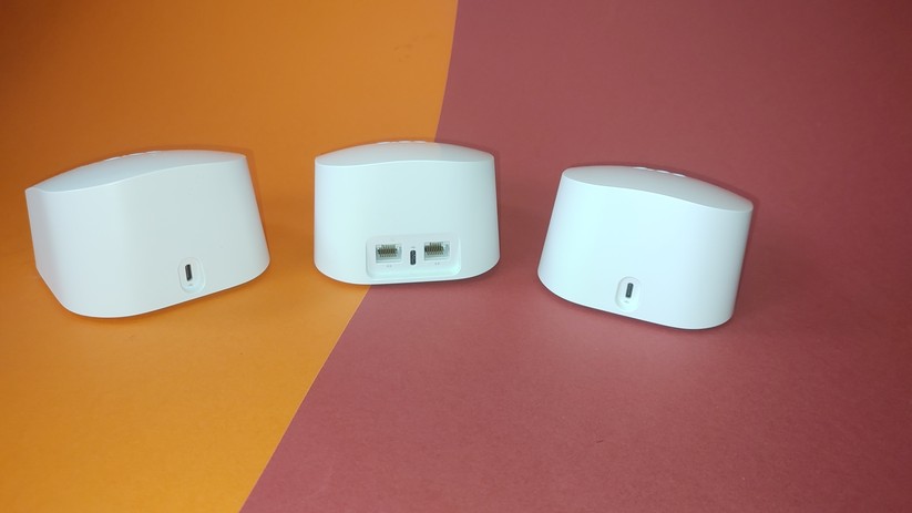 Amazon Eero 6 mit Eero 6 Extender : Anders als beim Vorgänger haben die Mesh-Satelliten keine LAN-Buchsen mehr. 