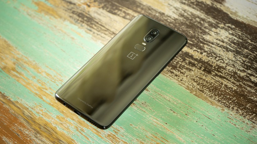 Das Oneplus 6 ist 7,7 mm dick.