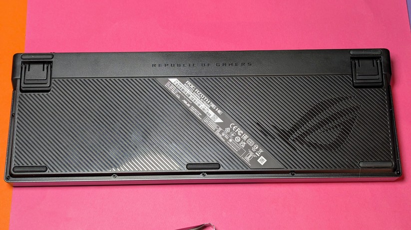 ROG Azoth 96 HE - Bilder