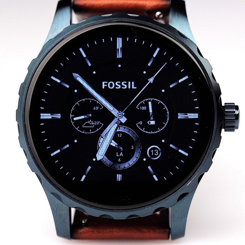 Bei dunklen Watchfaces fällt der „Platten“ im unteren Displaybereich nicht so stark auf.