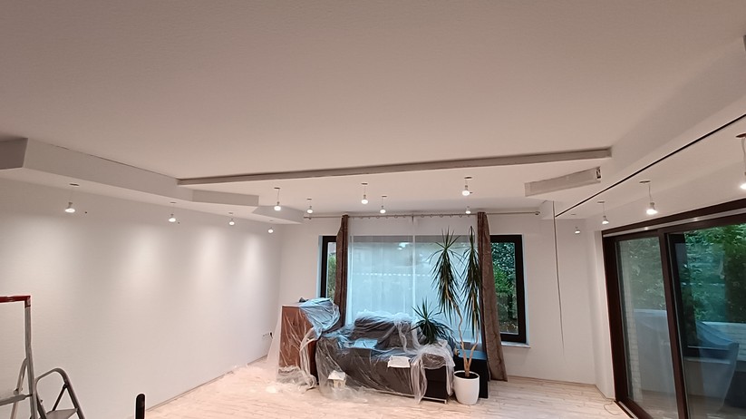 DIY Heimkino mit Beamerlift und Motorleinwand