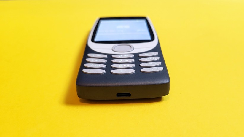 Nokia 8210 4G