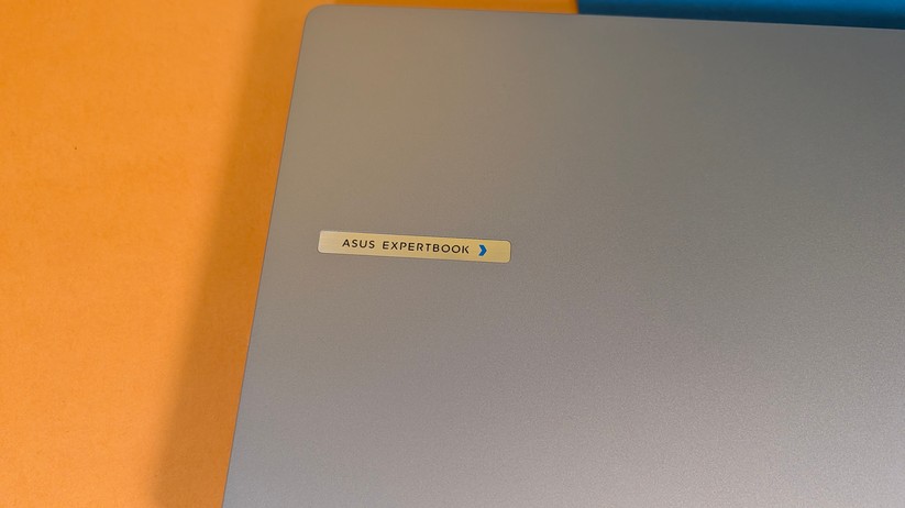 Asus Expert Book PM1 – Bilderstrecke