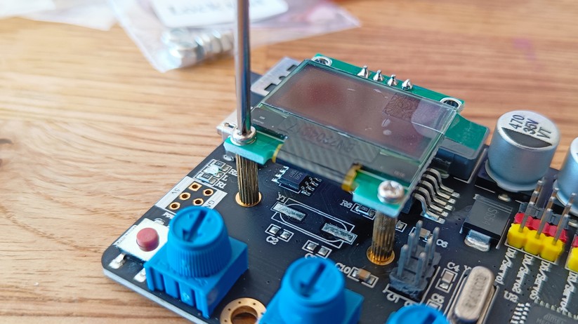 Elektrischer Roboterarm von Adeept.