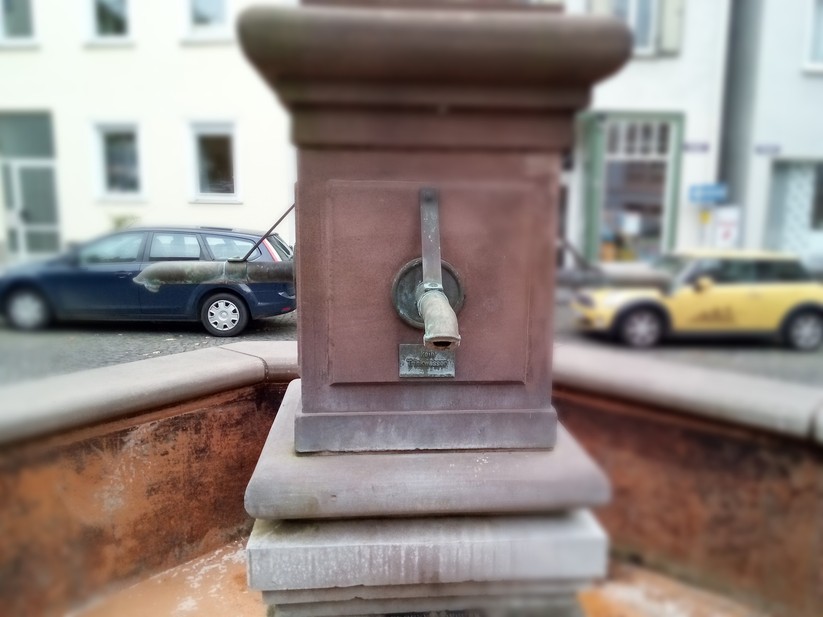 Wie oft bei günstigen Dual-Kamera-Handys sieht der Unschärfeeffekt sehr gekünstelt aus.