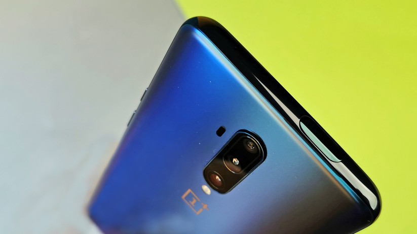 Haupt- und (eingefahrene) Frontkamera auf einen Blick