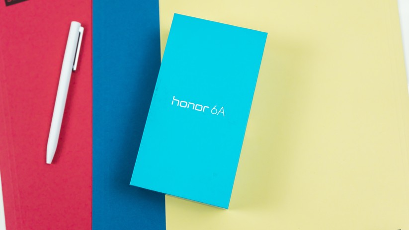 Das 6a kommt in der typischen Honor-Verpackung bei uns an.