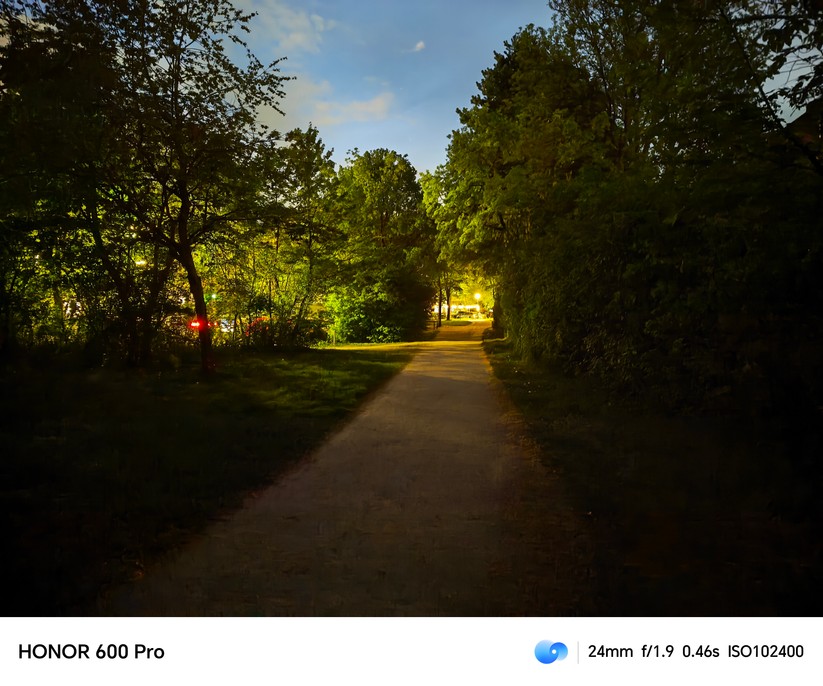  Hauptkamera bei Nacht 