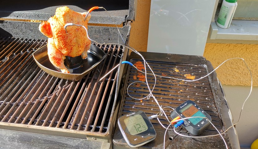 Überwachtes BBQ: Mit Thermometern kann man Grillgut langsam und niedrig zuverlässig zur passenden Kerntemperatur garen. 