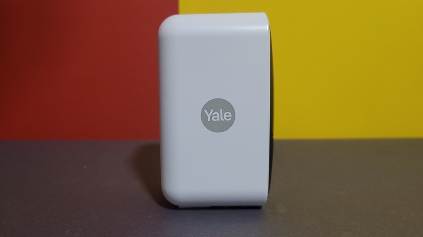 Yale Smart Outdoor Camera: Überwachungskamera mit Full-HD für außen, mit Akku & WLAN