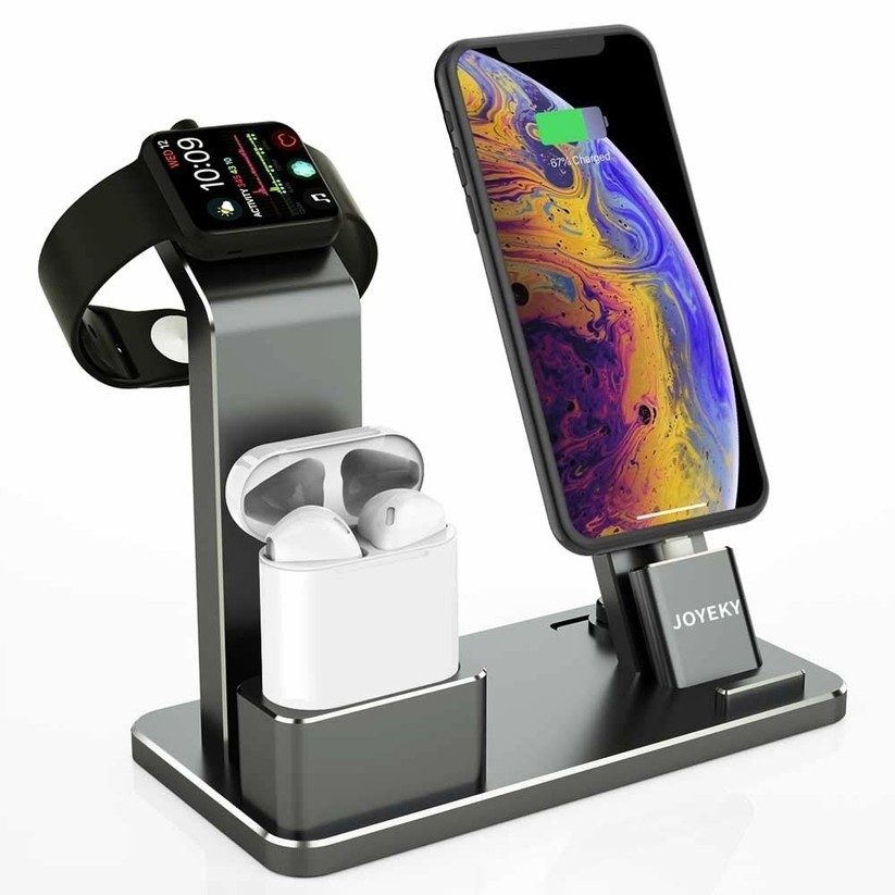 Genau hinsehen: Bei diesem Dock für 35 Euro ist keine Qi-Ladetechnik integriert; stattdessen wird das iPhone per Lightning-Kabel angedockt. 