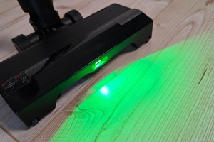  Kabelloser Staubsauger mit Knickrohr und Staub-LED