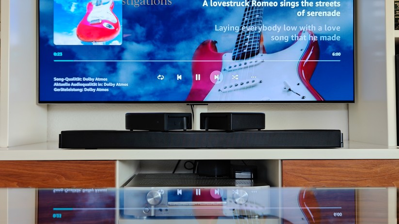 JBL Bar 1300MK2: 29 Lautsprecher, 2.470 Watt und abnehmbare Akku-Rears versprechen echtes 11.1.4-Kino-Feeling.