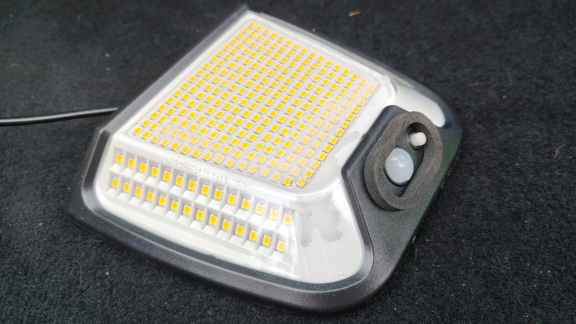 In die Solarlampe von Spqment ist Wasser eingedrungen.
