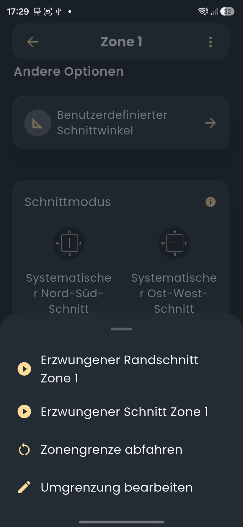 Der Funktionsumfang der App ist recht groß. Der A 6v verwaltet bis zu zehn Mähbereiche, zusätzlich sind bis zu 50 Sperrzonen vorgesehen. In der App lassen sich virtuelle Grenzen, Transferwege und Ausschlussbereiche anlegen.