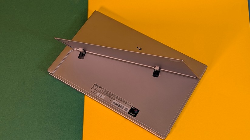 Asus Zenscreen Fold OLED MQ17QH – Bilderstrecke
