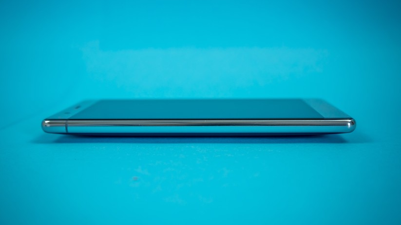 Seitenansicht des Sony Xperia XZ2 Premium