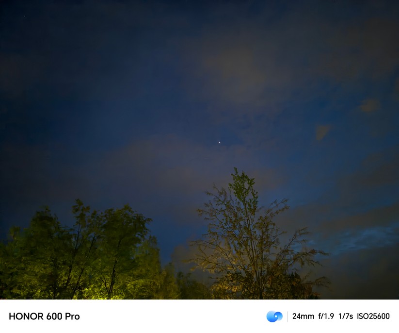  Hauptkamera bei Nacht 