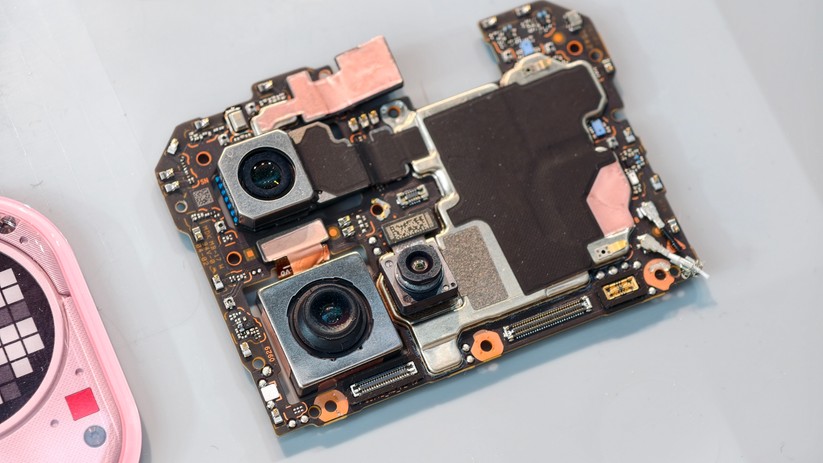 Nothing Phone 4a Pro Teardown