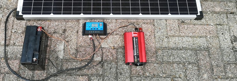 Insel-Solaranlage mit gerahmten Panel.