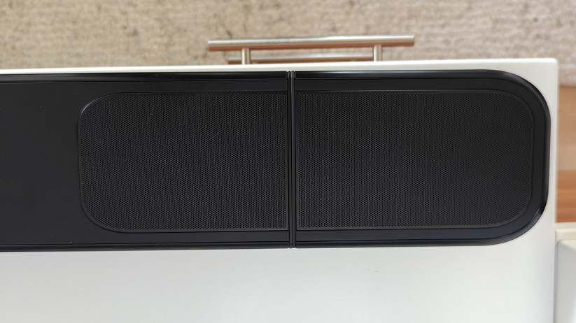 JBL Bar 1300MK2: 29 Lautsprecher, 2.470 Watt und abnehmbare Akku-Rears versprechen echtes 11.1.4-Kino-Feeling.