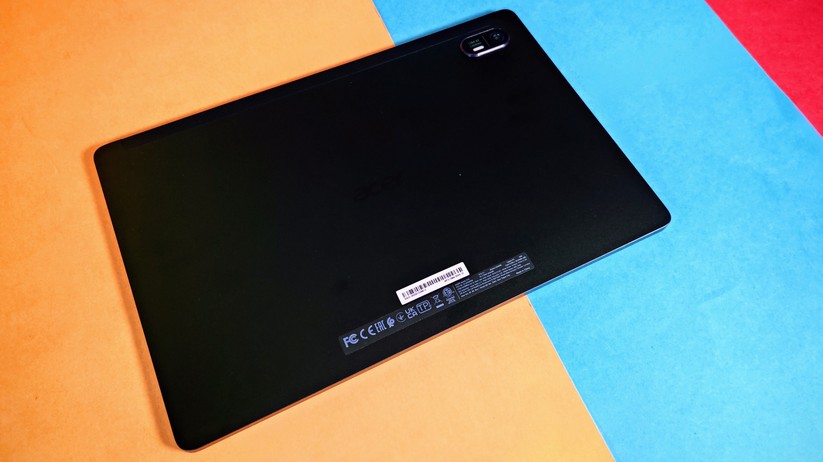 Acer Iconia X12: Rückseite aus Metall