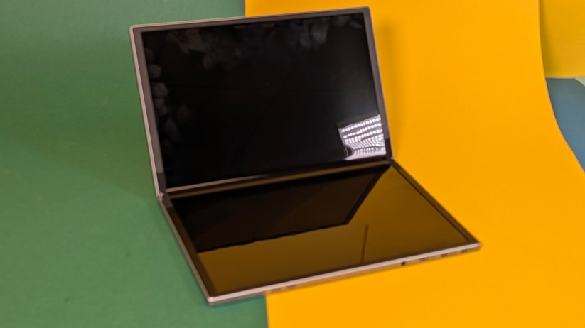 Asus Zenscreen Fold OLED MQ17QH – Bilderstrecke