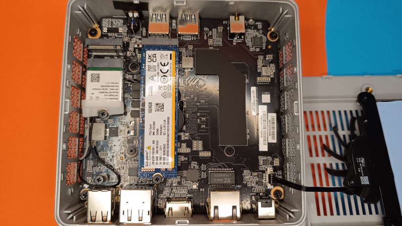 Minisforum UM750L Slim – Bilderstrecke