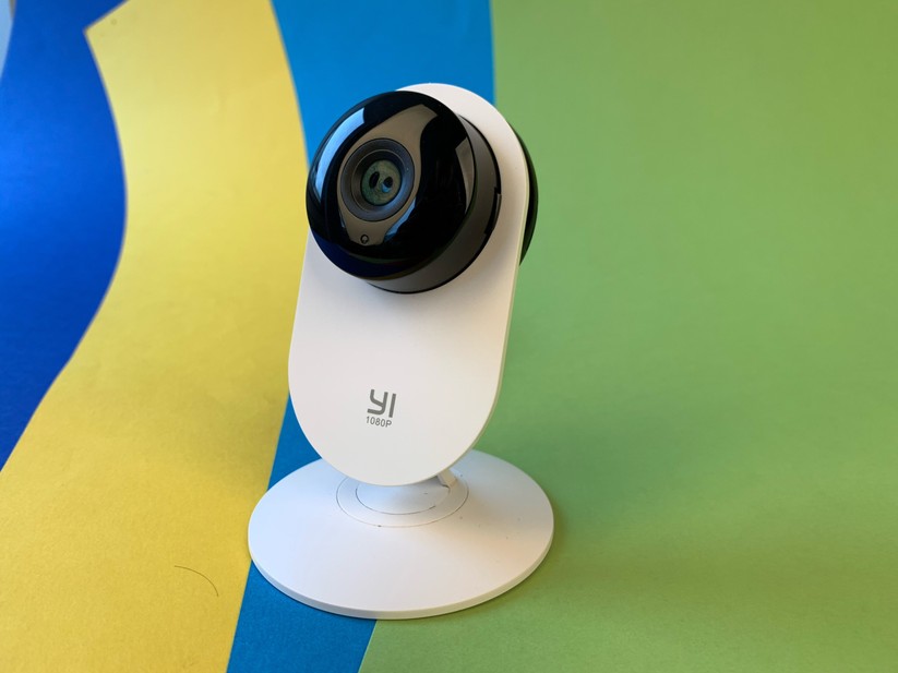 Nicht etwa über spezielle Sensoren, sondern über Software in der Kamera, soll die Yi-Cam Bewegung und Geschrei erkennen