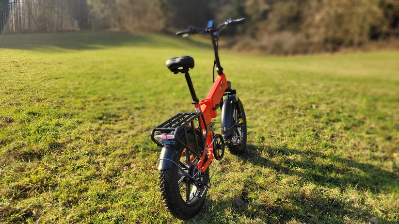  Faltbares E-Fatbike mit Doppelfederung und ergonomischer Sitzposition
