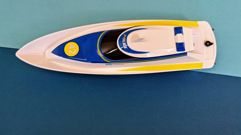 Revell Control RC Boat Police