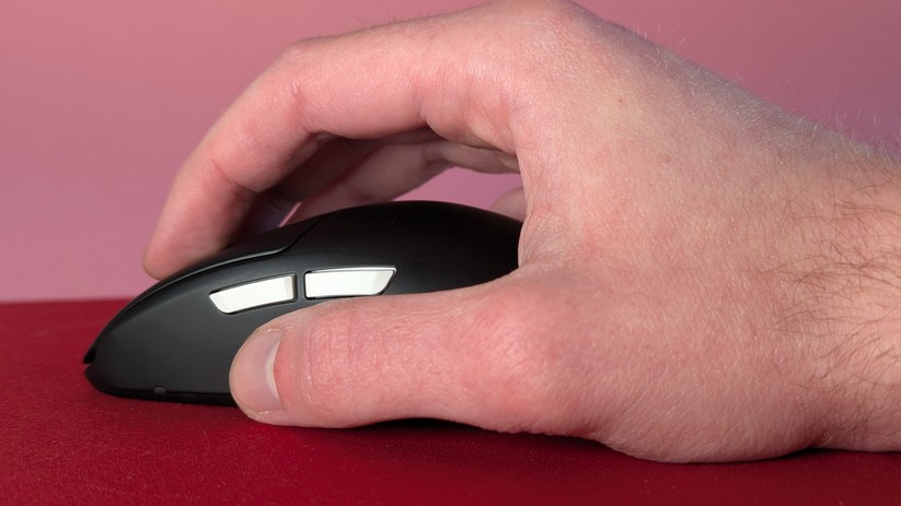 Im Fingertip-Grip bedient sich die Cherry Xtrfy M68 Pro Wireless ausgesprochen bequem.
