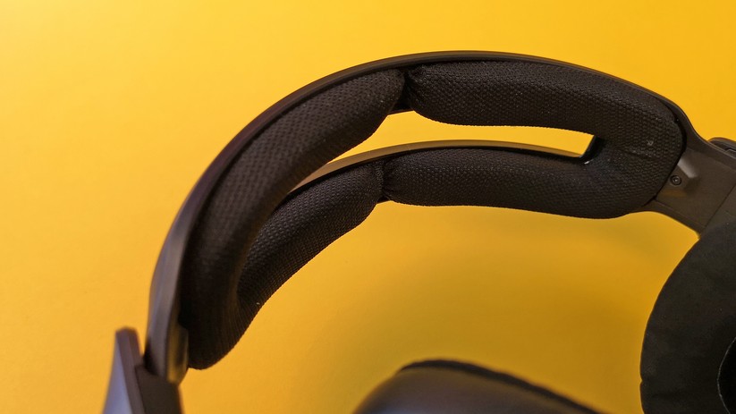 Die gepolsterten Kopfbügel sind bequem und sorgen für einen guten Sitz.