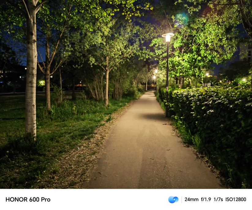  Hauptkamera bei Nacht 