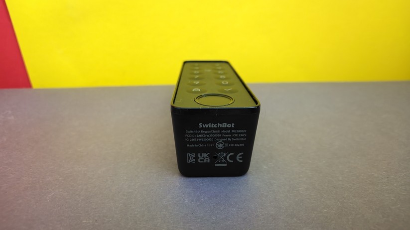 Switchbot Lock Ultra mit Keypad Vision: Tür aufsperren per Gesicht, Fingerabdruck oder PIN-Code