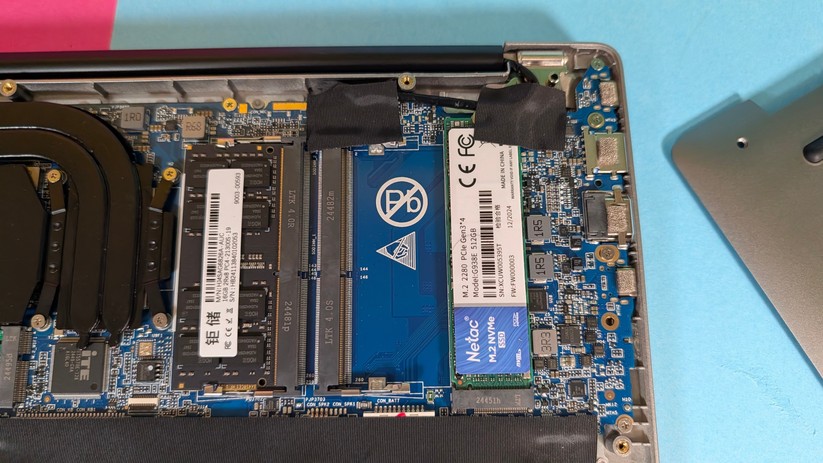 AOC AX16 Pro: RAM & SSD