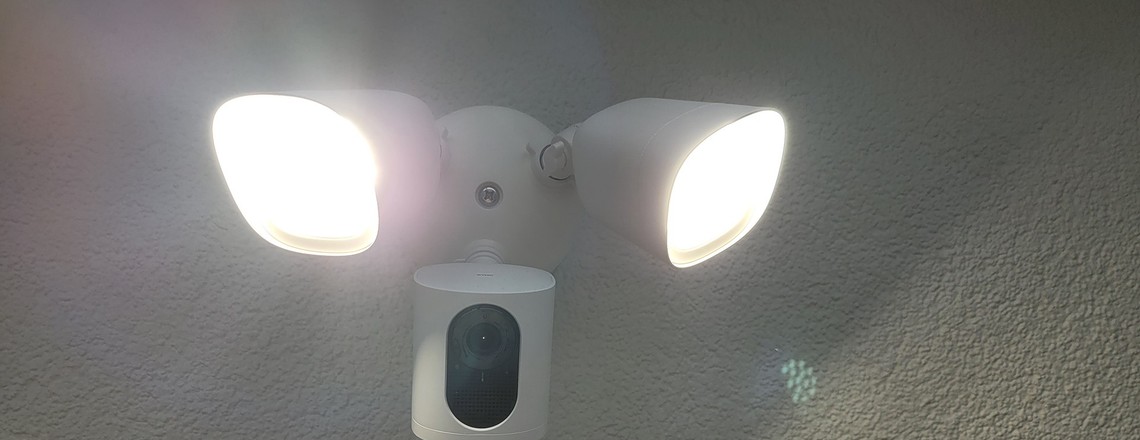 Eufy Floodlight Cam (2500 Lumen, Full-HD)