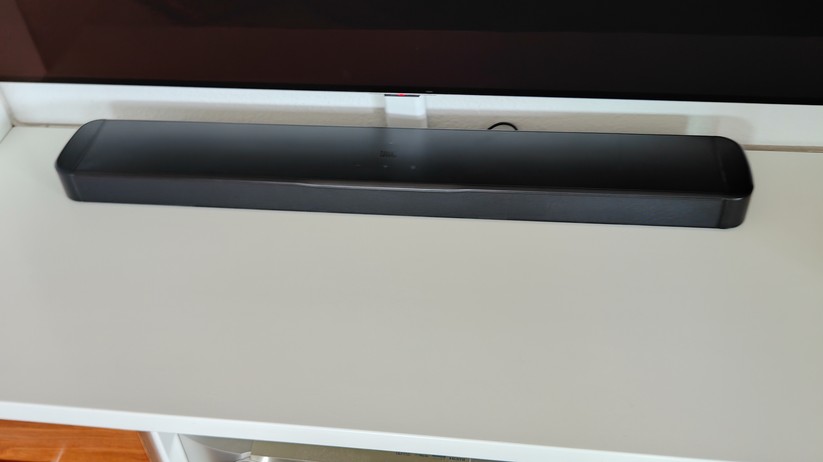 JBL Bar 800MK2: Soundbar mit Subwoofer und Akku-Rear-Speakern