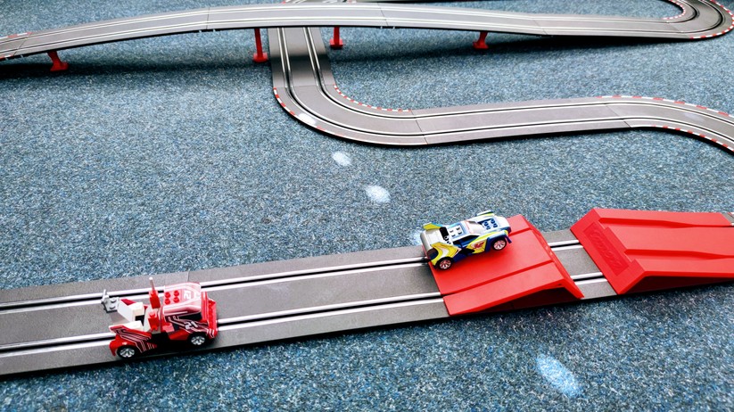 Carrera GO!!! Build 'n Race