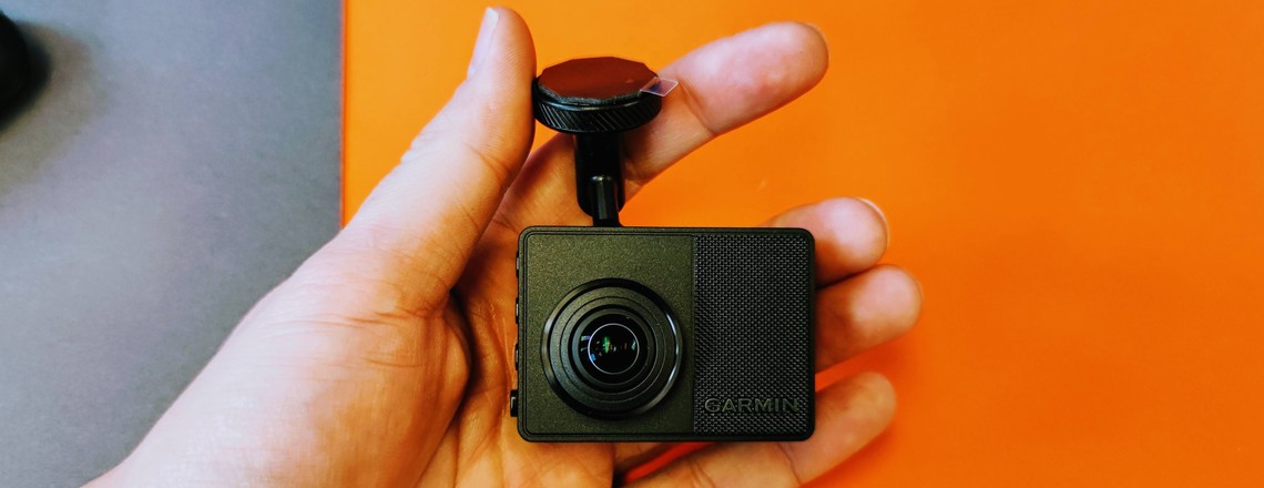 Garmin Dash Cam 67W