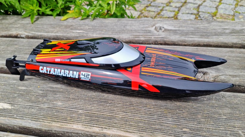 Revell Control X-treme Boat Catamaran